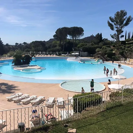 Cap Esterel Pierre Et Type 3 , 2 Rez De Jardin Cloture ,vue ,inclus Climatisation Place De Stationnement , Acces Aux Piscines ,animations Apartment