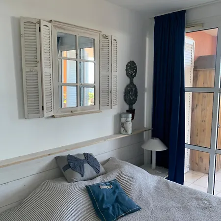 Cap Esterel Pierre Et Type 3 , 2 Rez De Jardin Cloture ,vue ,inclus Climatisation Place De Stationnement , Acces Aux Piscines ,animations